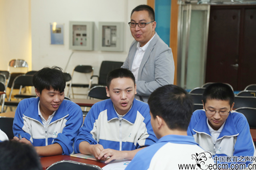 北京电气工程学校生涯规划课：职场初体验 导师伴成长